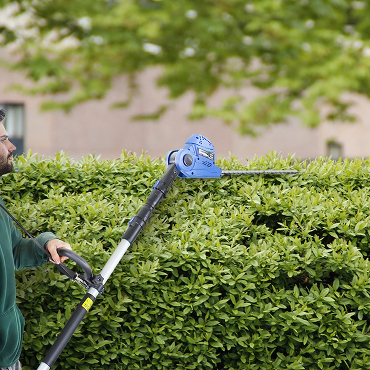 Hyundai HYPHT550E Electric Long Reach Hedge Trimmer 550W 450mm