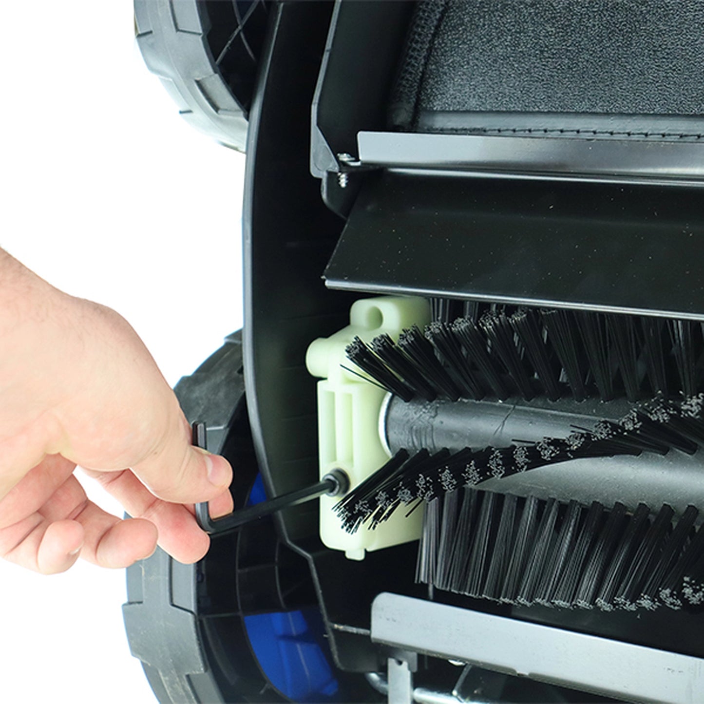 Hyundai HYSW1600E Artificial Grass Sweeper/Brush