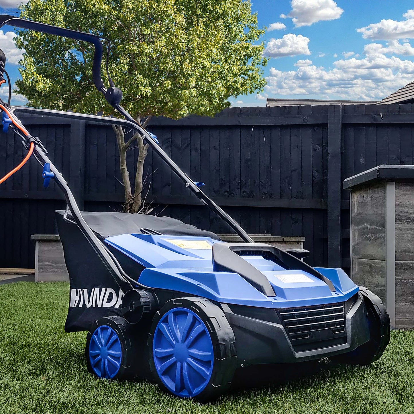 Hyundai HYSW1600E Artificial Grass Sweeper/Brush