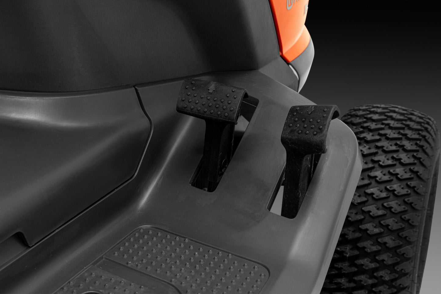 Husqvarna TS 112 Garden Tractor