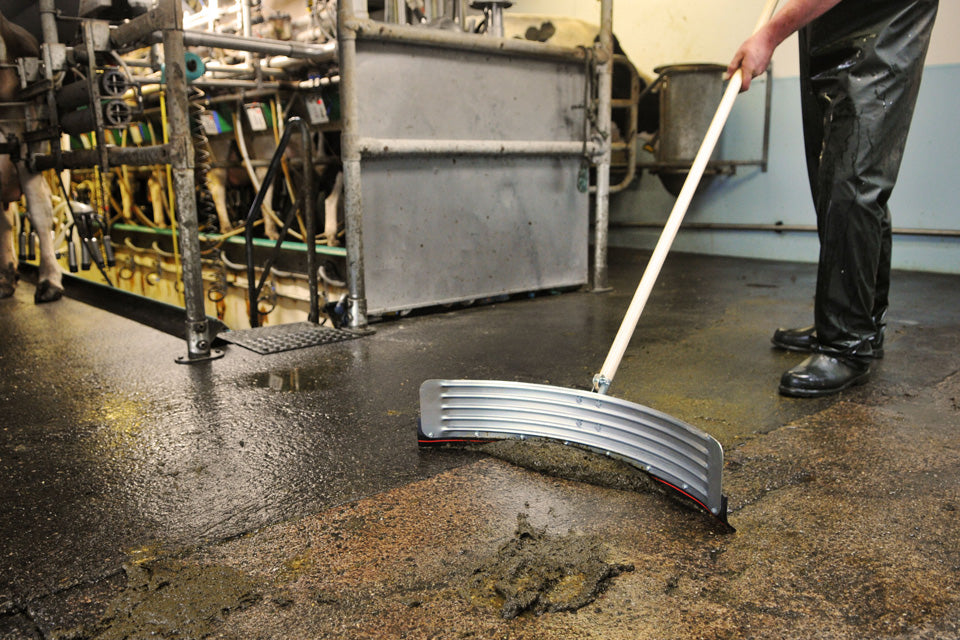 Dub'L-Lif Curved Squeegee / Yard Scraper