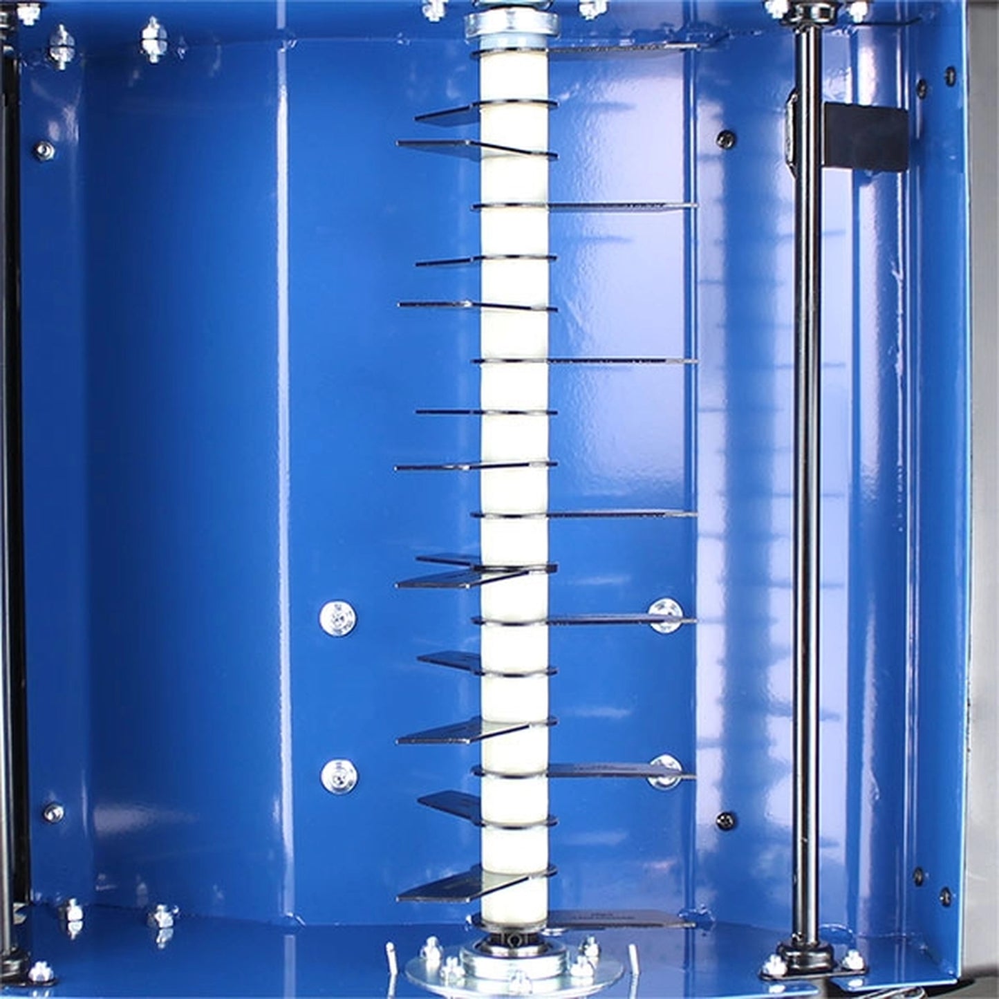 Hyundai HYSC210 Petrol Lawn Scarifier & Aerator