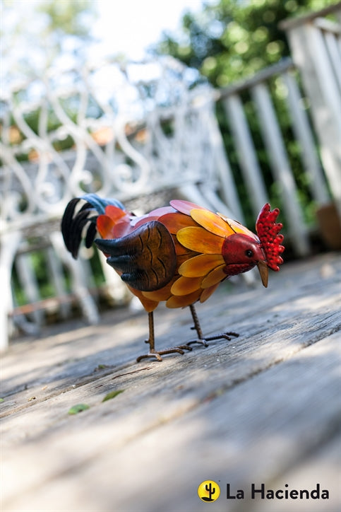 La Hacienda Feeding Rooster Garden Decorative Art
