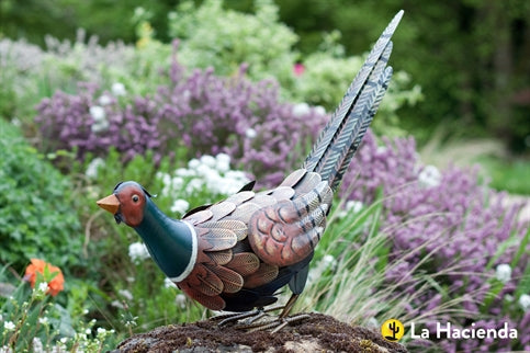 La Hacienda Feeding Pheasant Garden Decorative Art