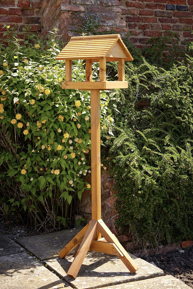 Tom Chambers Cuisine Bird Table