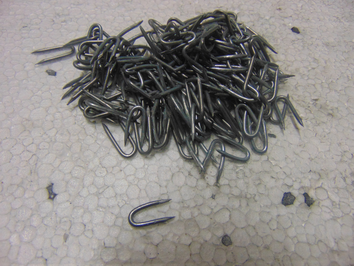 Galvanised Fencing Staples 15X1.6MM 1KG