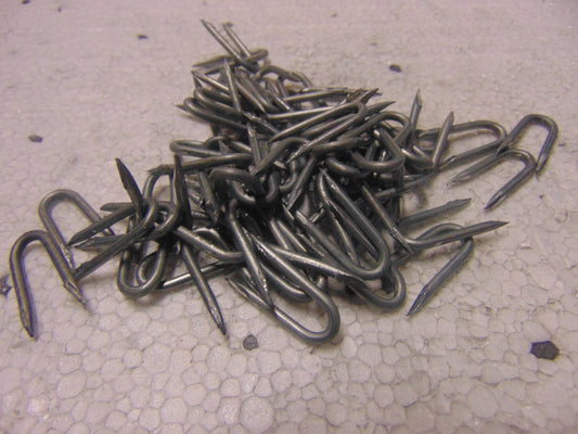 Galvanised Fencing Staples 25 x 2.65mm 20kg