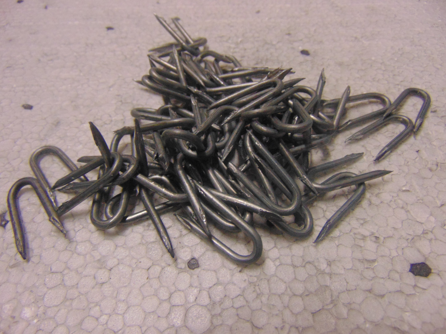 Galvanised Fencing Staples 25 x 2.65mm 1kg