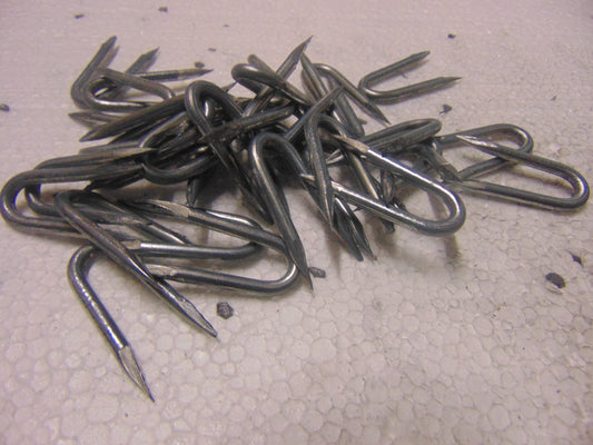 Galvanised Fencing Staples 40X4MM 10KG Tub