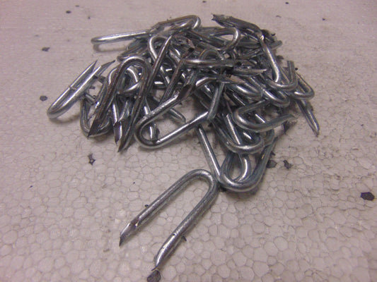 Barbed Fencing Staples 40X4MM 10KG Tub