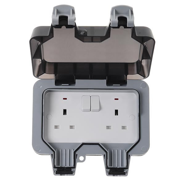Masterplug IP66 13A Twin Exterior Switched Socket